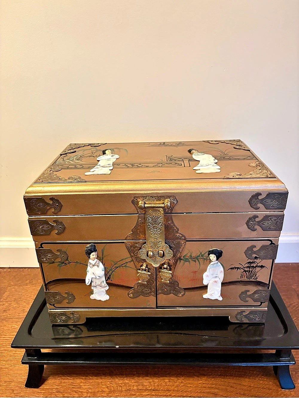 Vintage Asian jewelry box